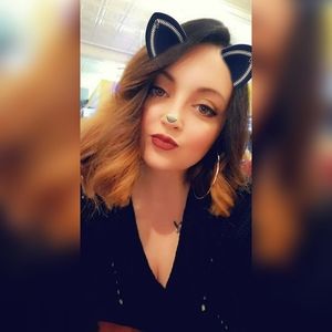 Meet your Posher, Alexis